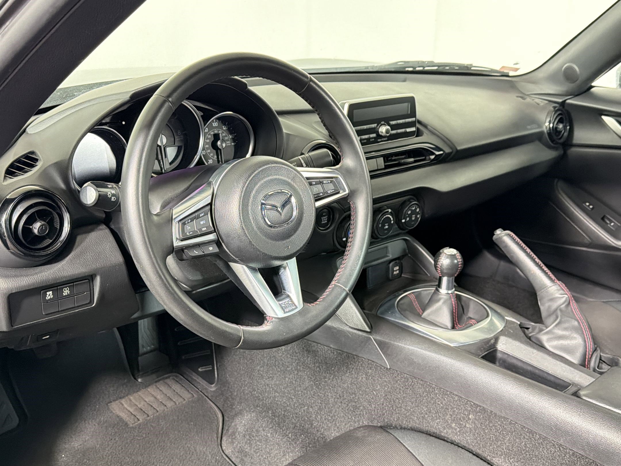Used 2017 MAZDA MX-5 Miata Sport RWD image 4