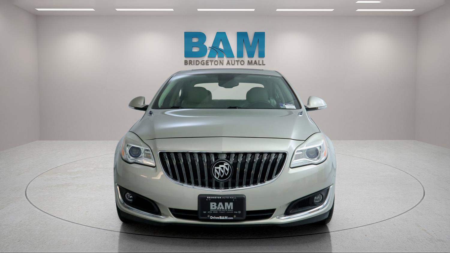 Used 2015 Buick Regal Premium w/ Experience Buick Package image 2