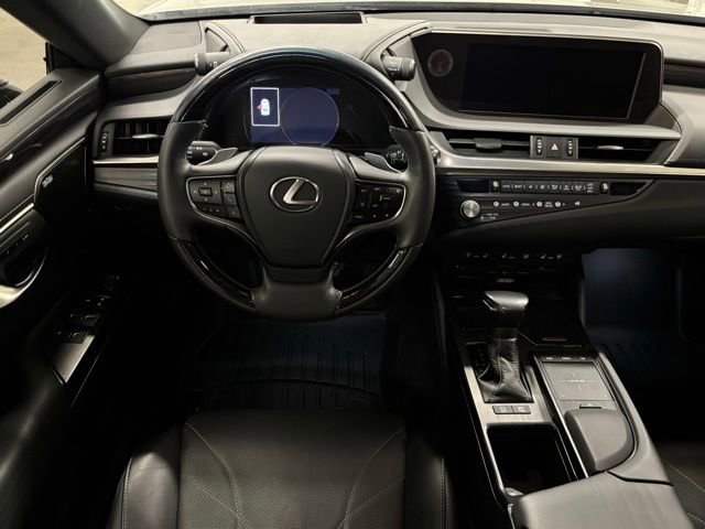 Used 2021 Lexus ES 300h Ultra Luxury w/ Accessory Package 2 FWD image 11