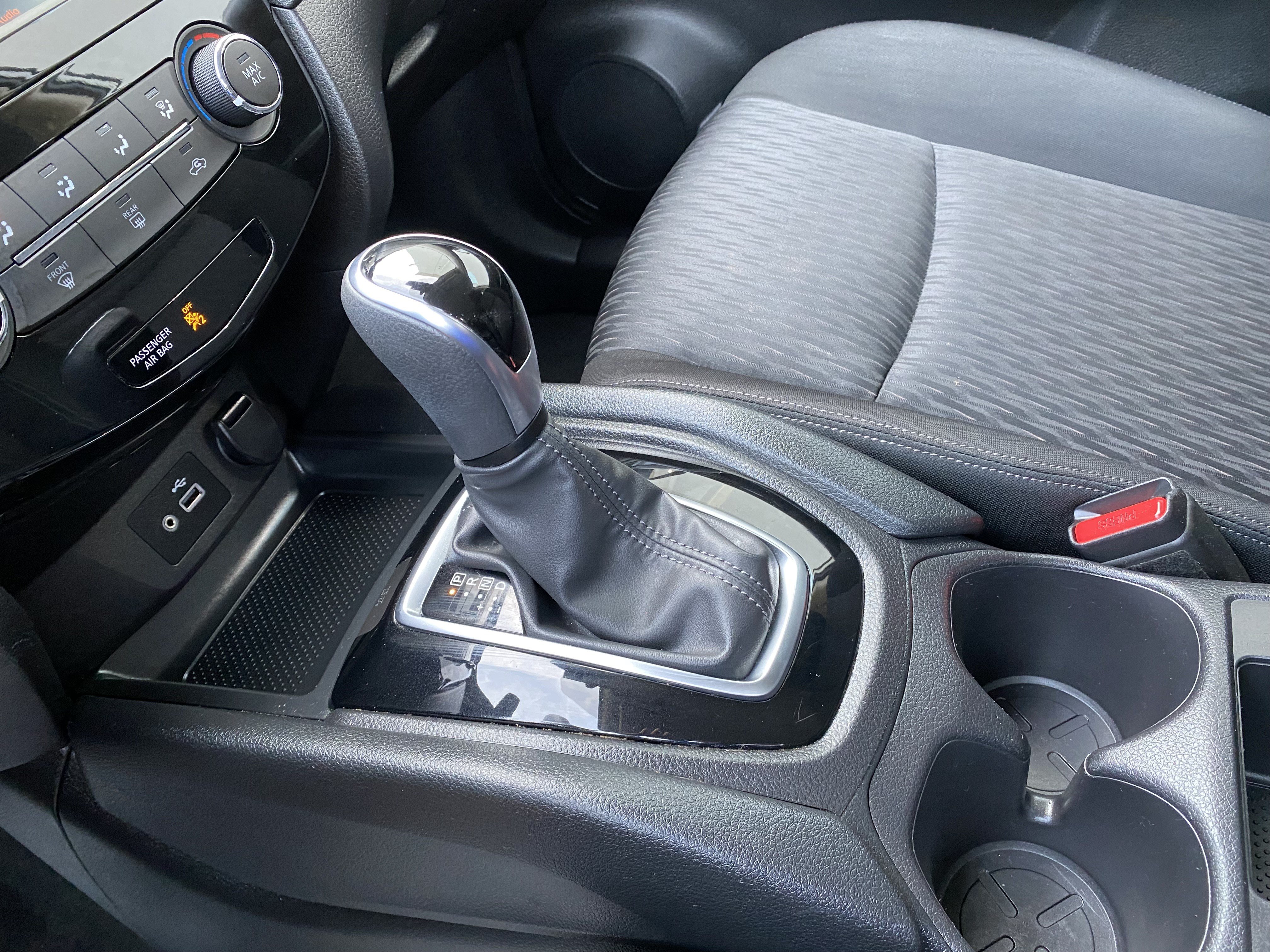 Used 2020 Nissan Rogue S AWD/4WD image 29