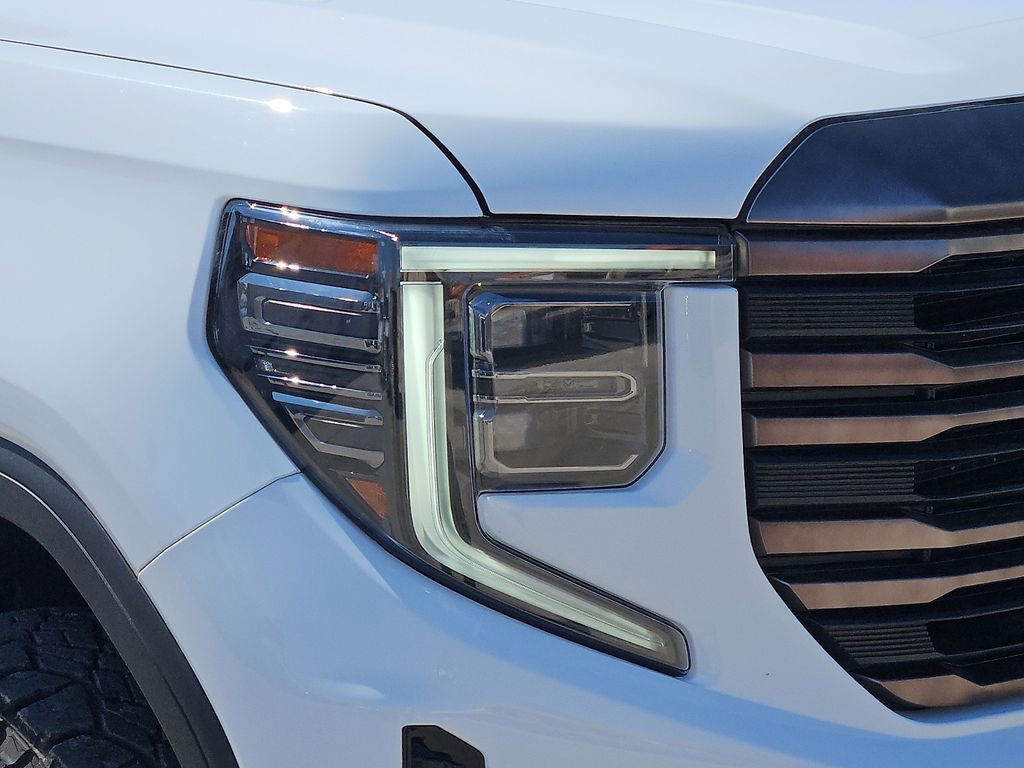 Used 2022 GMC Sierra 1500 AT4X AWD/4WD image 8