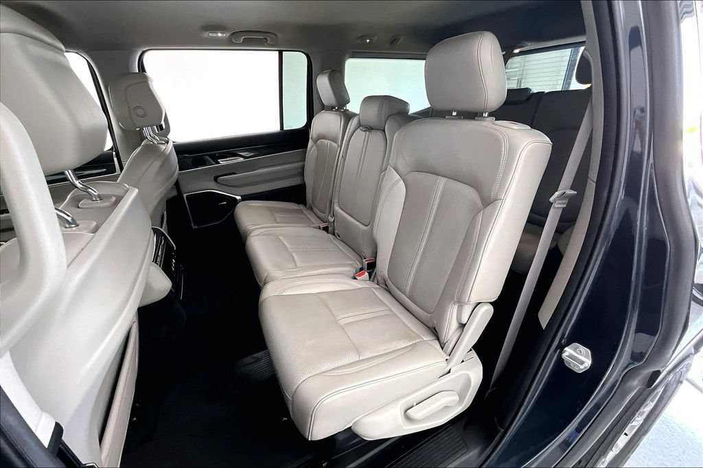 Used 2022 Jeep Wagoneer Series I RWD image 32