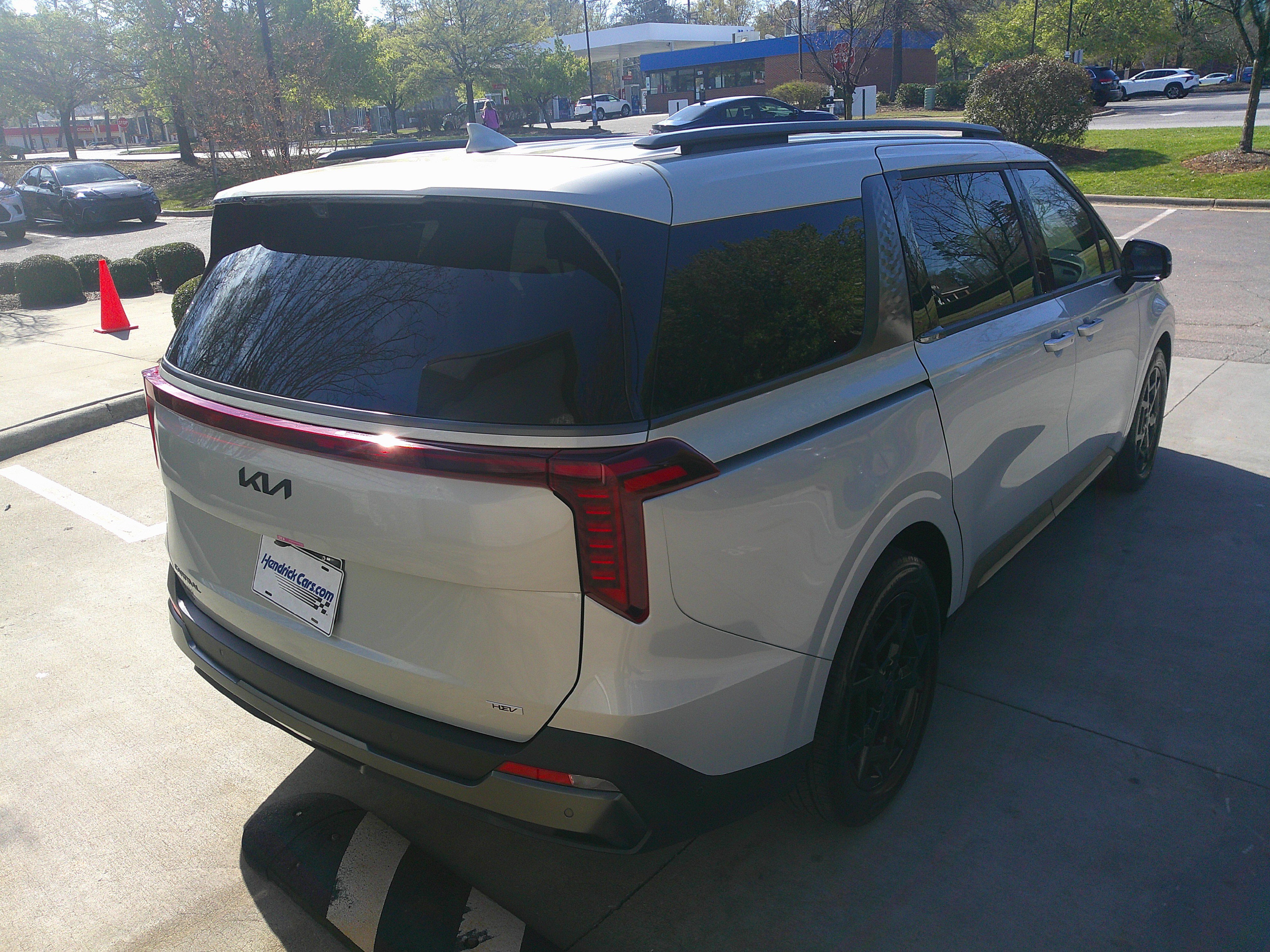 Used 2025 Kia Carnival SX Prestige image 13