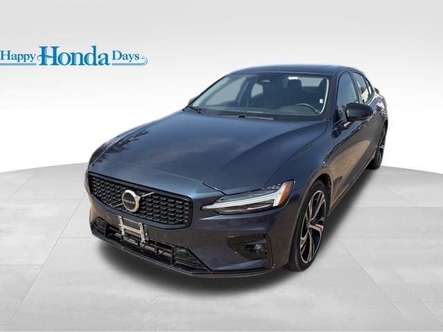 Used 2024 Volvo S60 B5 Plus image 3