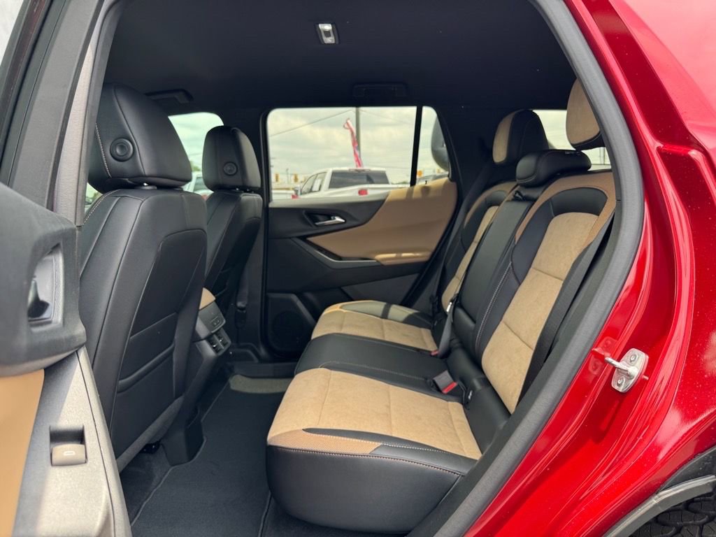 Used 2026 Chevrolet Equinox ACTIV w/ Convenience Package III image 13