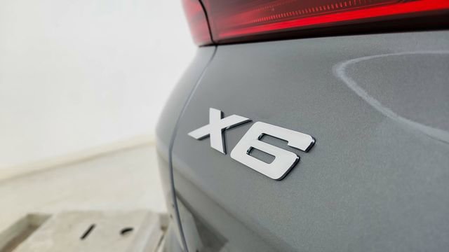 Used 2026 BMW X6 xDrive40i w/ Climate Comfort Package image 18