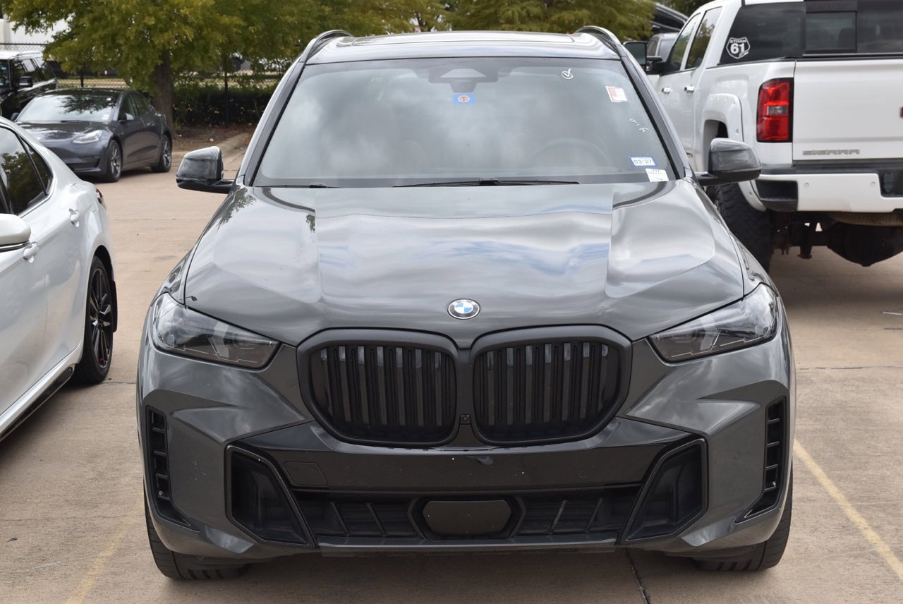 Used 2025 BMW X5 xDrive40i w/ M Sport Package AWD/4WD image 3