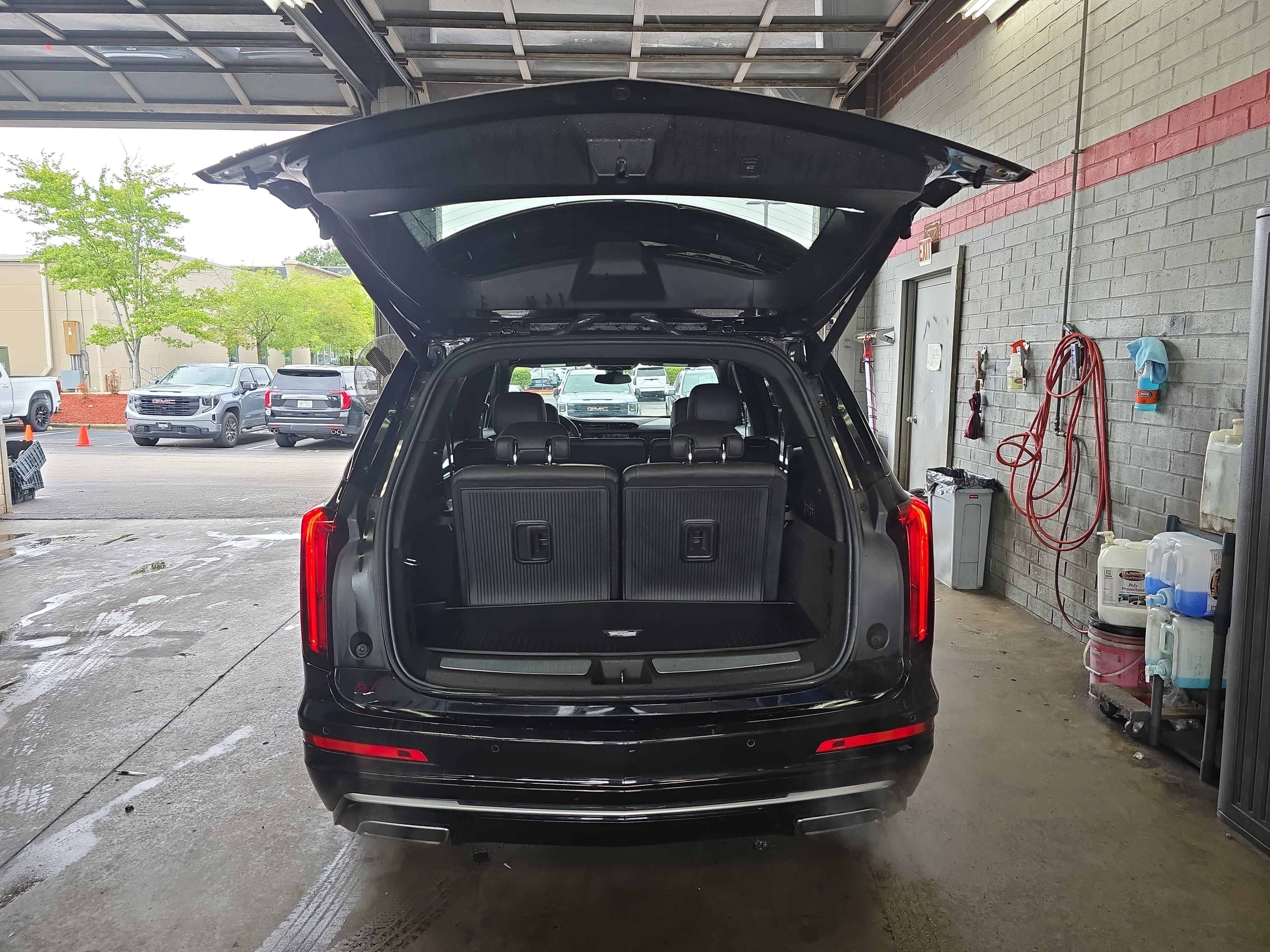 Used 2023 Cadillac XT6 Premium Luxury AWD/4WD image 13
