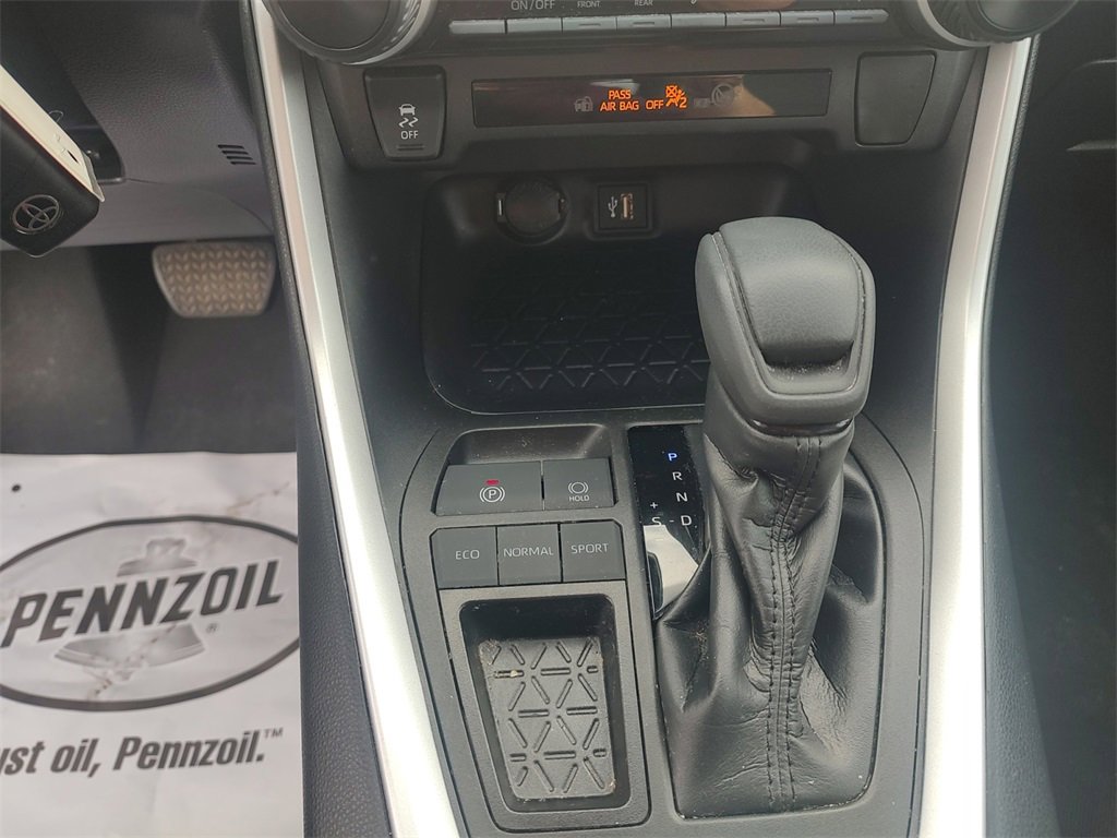 Used 2023 Toyota RAV4 LE image 11