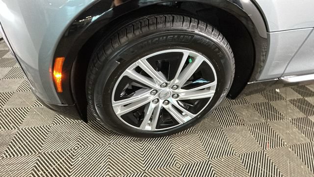 Used 2024 Cadillac Lyriq Tech RWD image 9