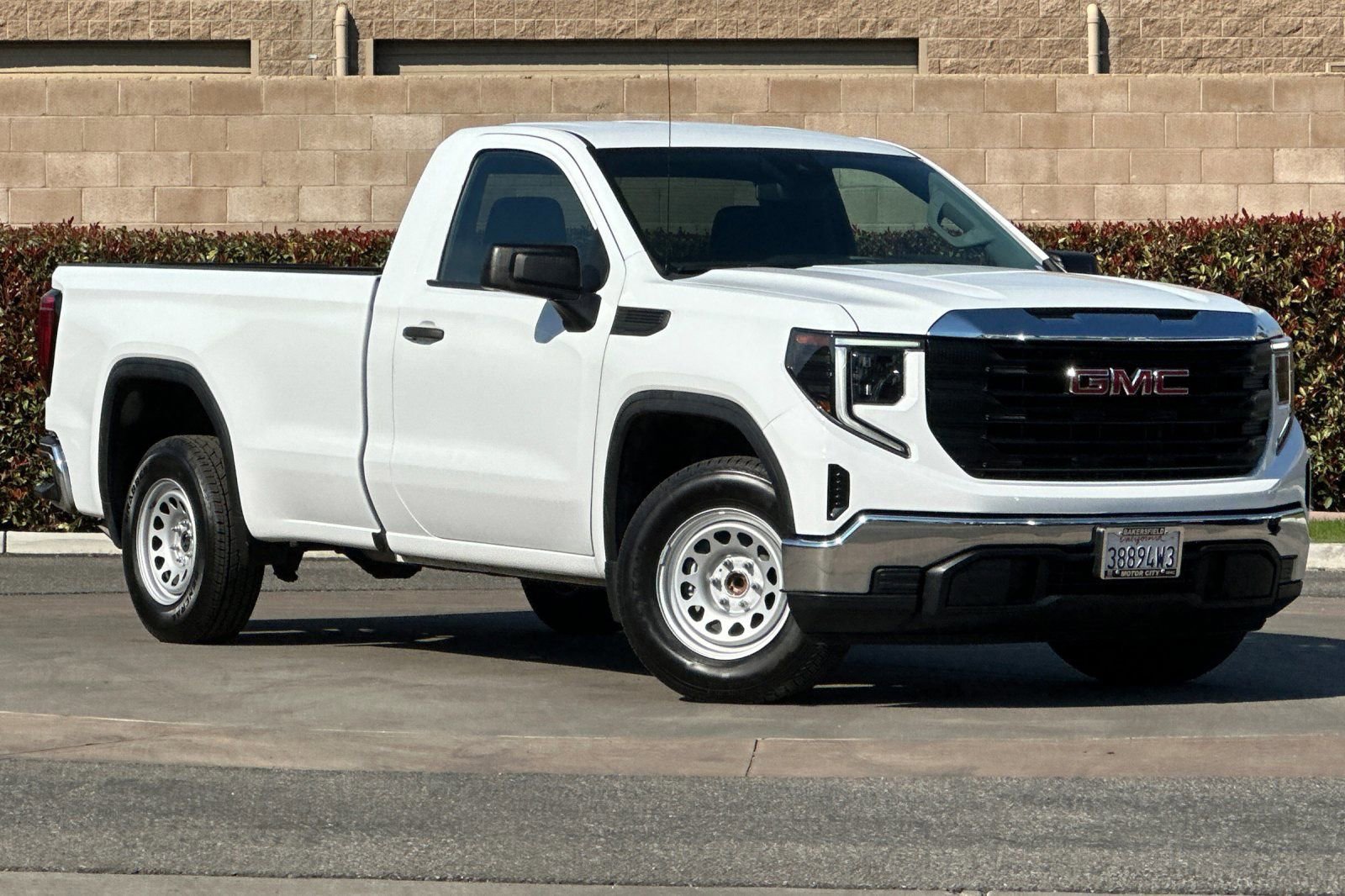 Used 2023 GMC Sierra 1500 Pro w/ Convenience Package image 2