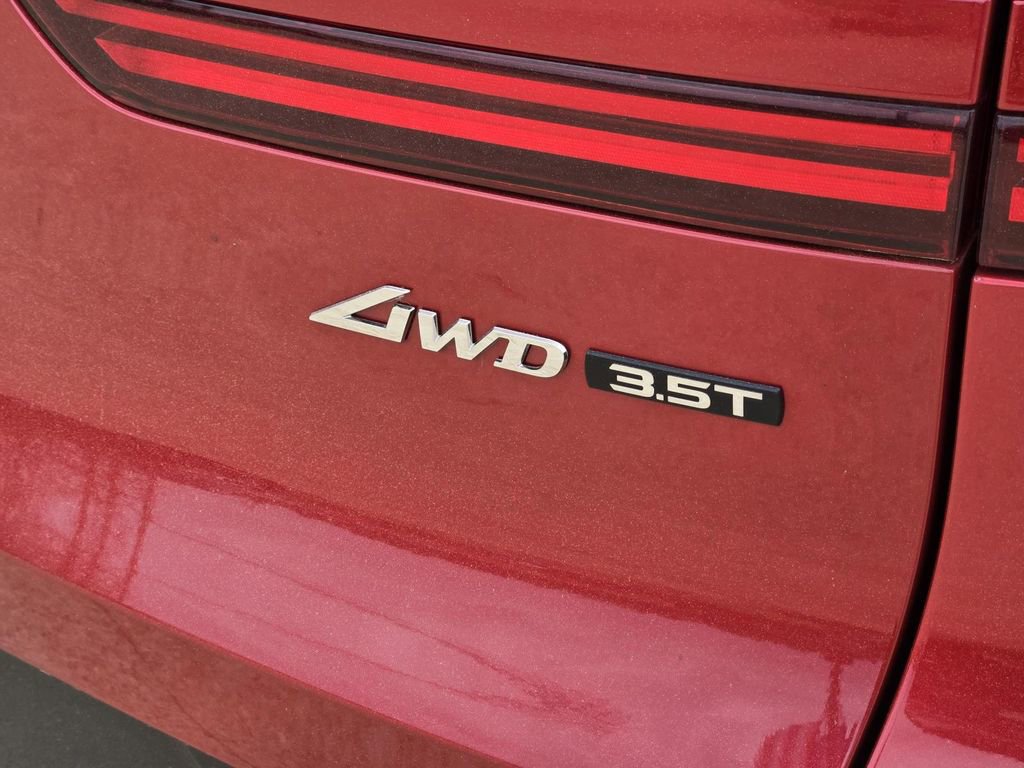 Used 2024 Genesis GV70 3.5T Sport w/ Sport Advanced Package image 8