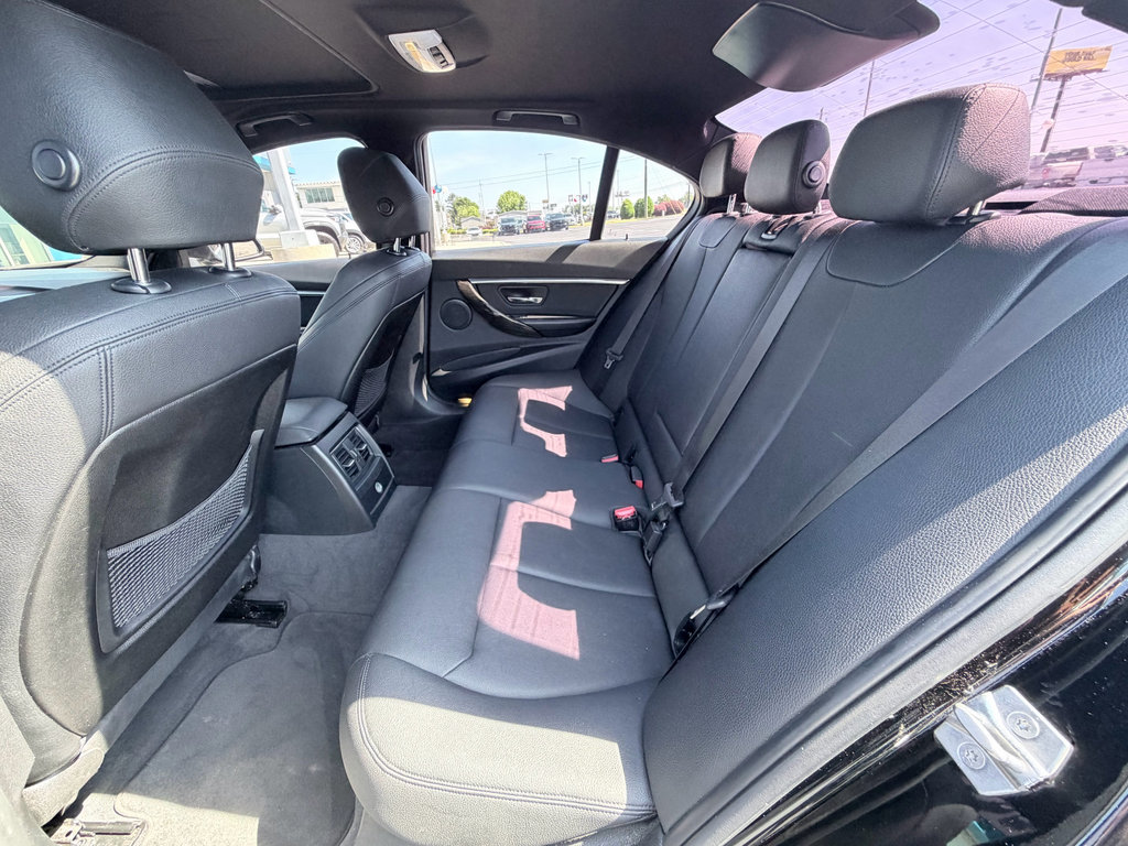 Used 2017 BMW 330i Sedan RWD image 29