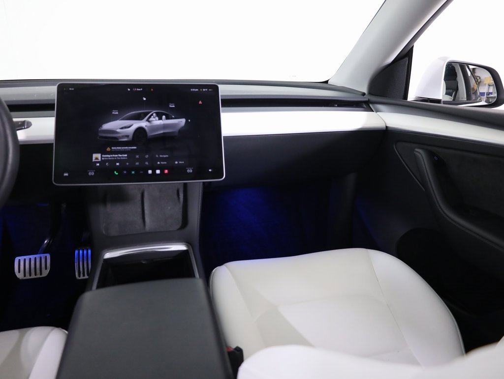 Used 2023 Tesla Model Y Performance image 43