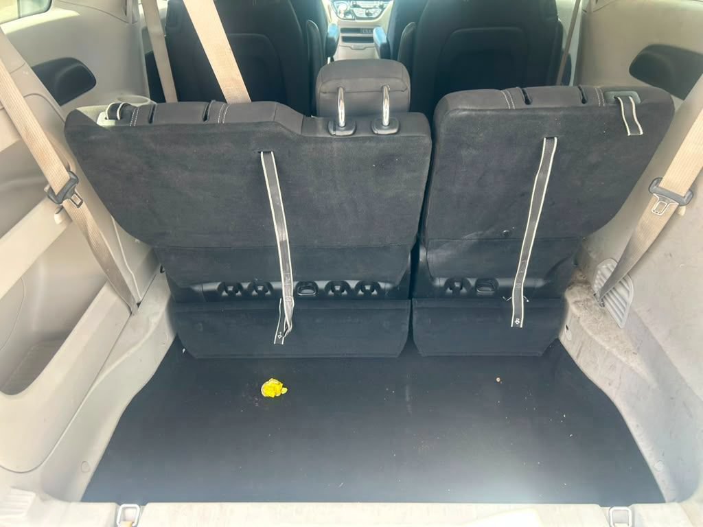 Used 2023 Chrysler Voyager LX FWD image 16