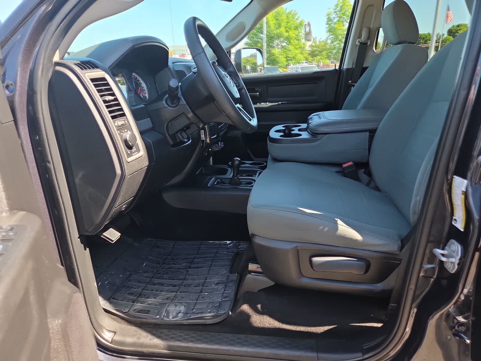 Used 2018 RAM 2500 ST AWD/4WD image 19