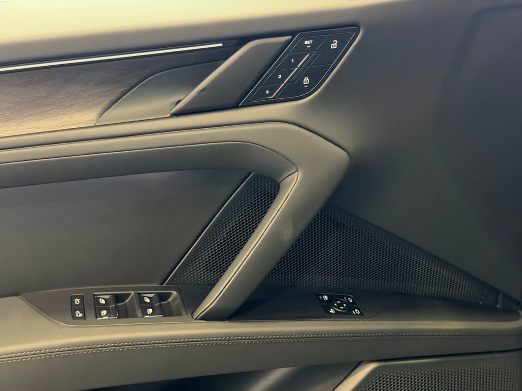 New 2026 Porsche Cayenne Electric AWD/4WD image 14