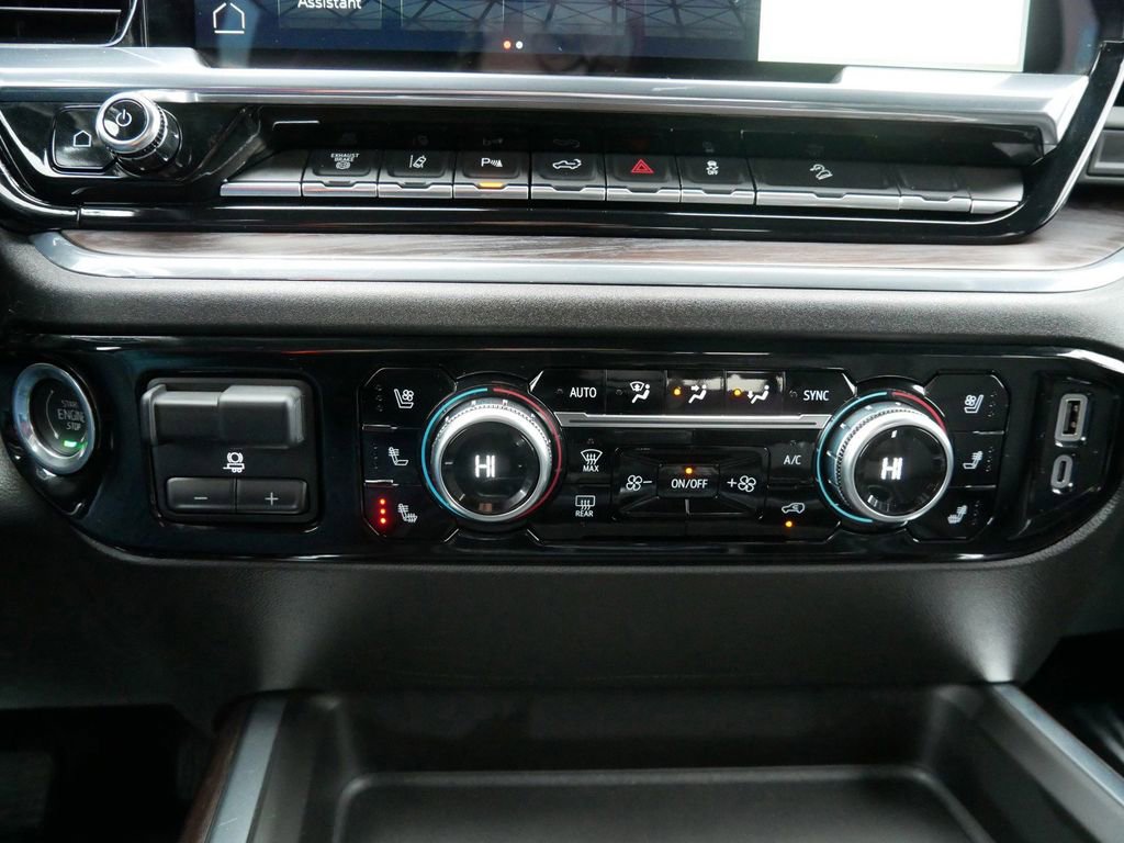 Used 2024 GMC Sierra 3500 SLT w/ SLT Premium Package image 25