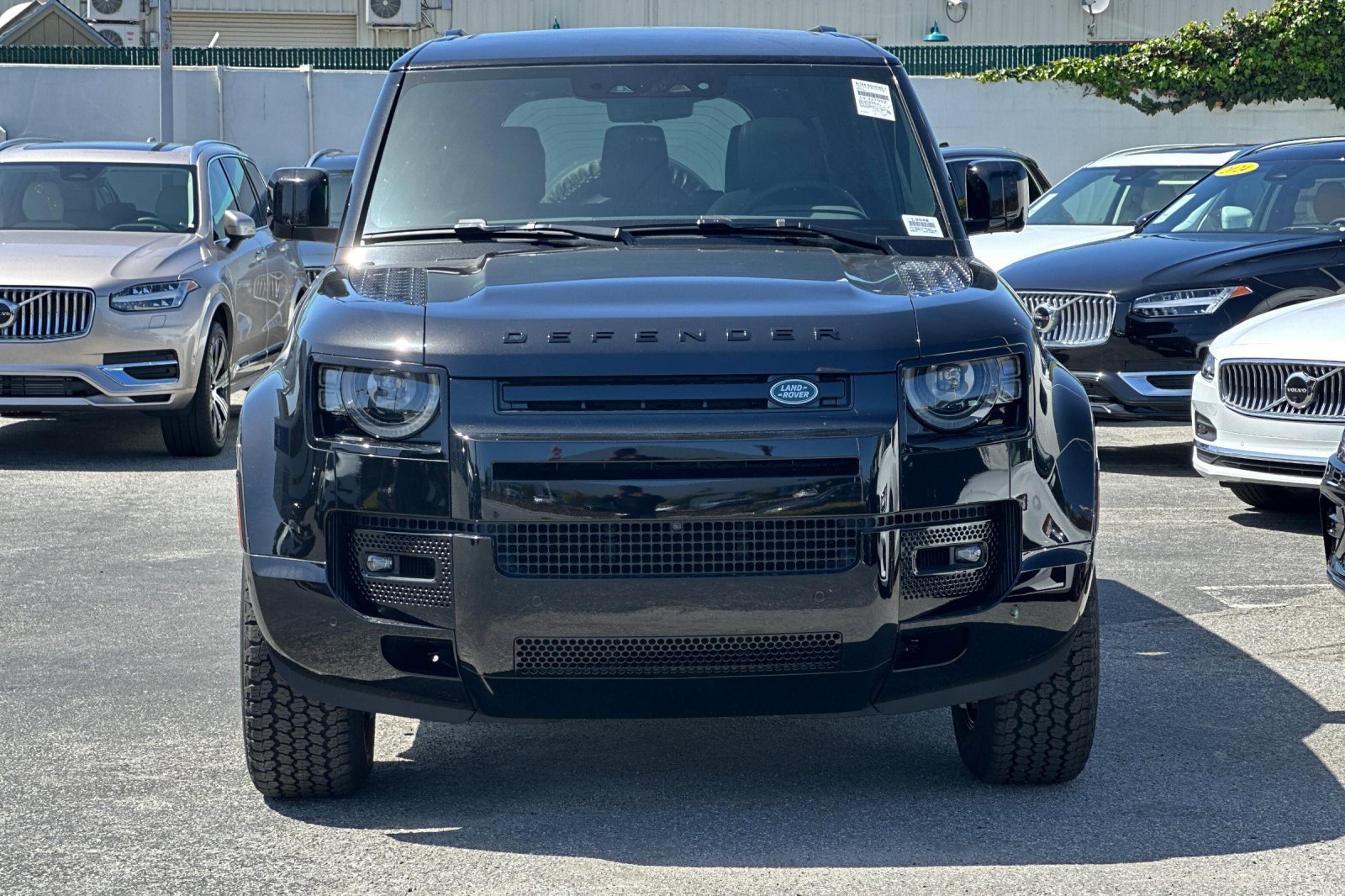 New 2024 Land Rover Defender 130 X-Dynamic SE image 8