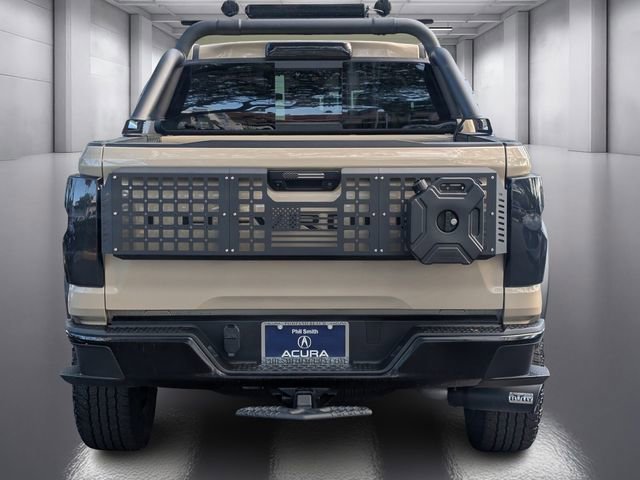 Used 2024 Chevrolet Colorado Trail Boss w/ Advanced Trailering Package AWD/4WD image 4