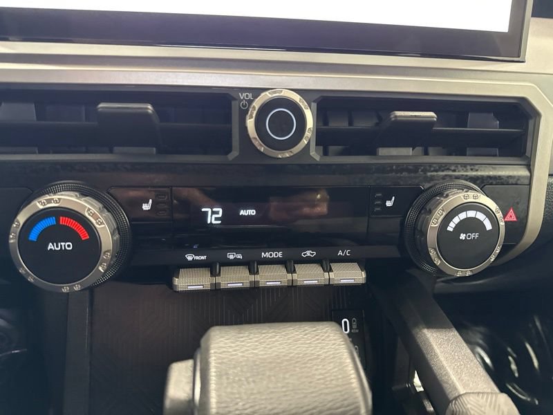 Used 2024 Toyota Tacoma TRD Off-Road AWD/4WD image 32