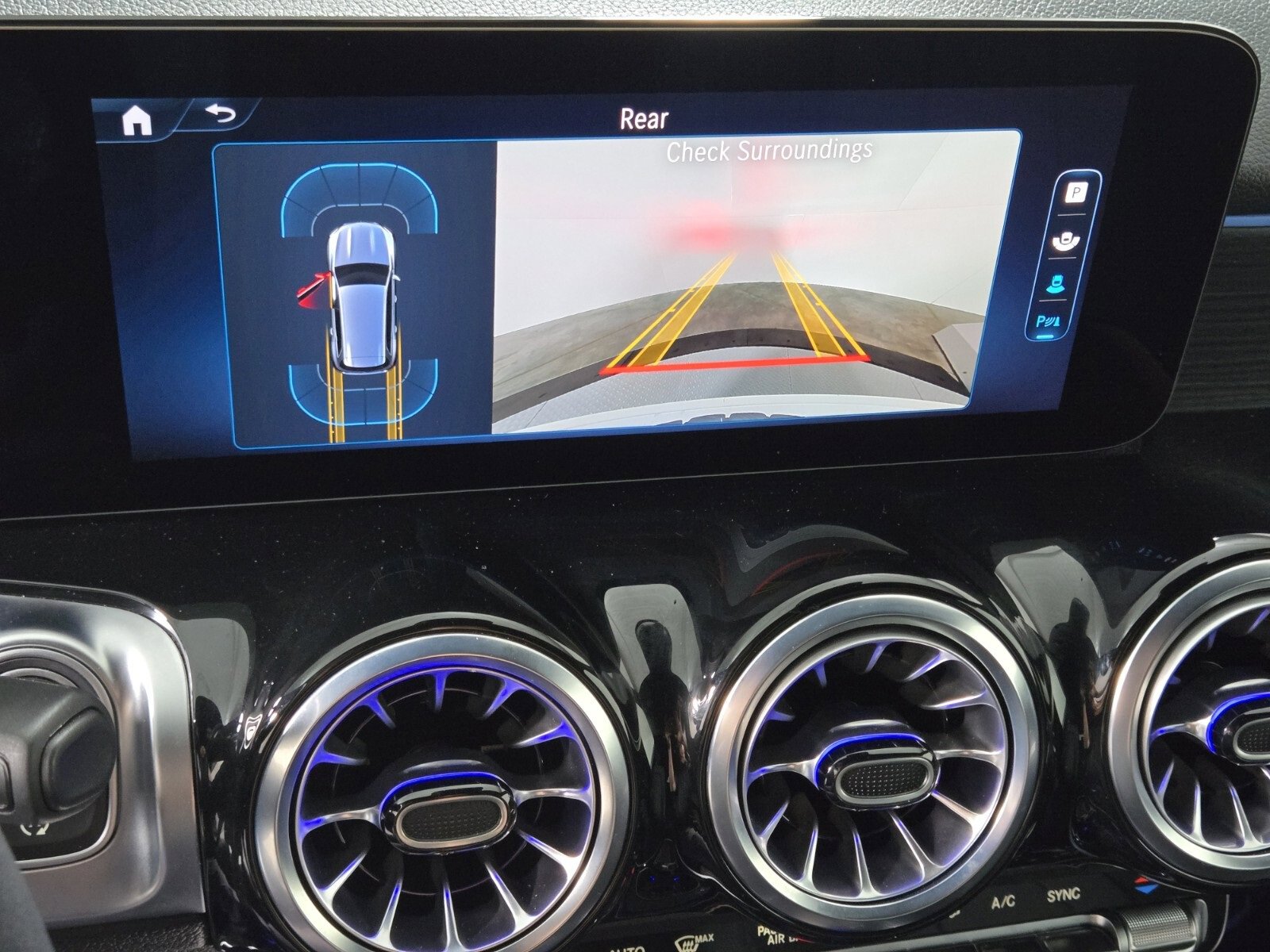 Used 2025 Mercedes-Benz GLB 250 image 29