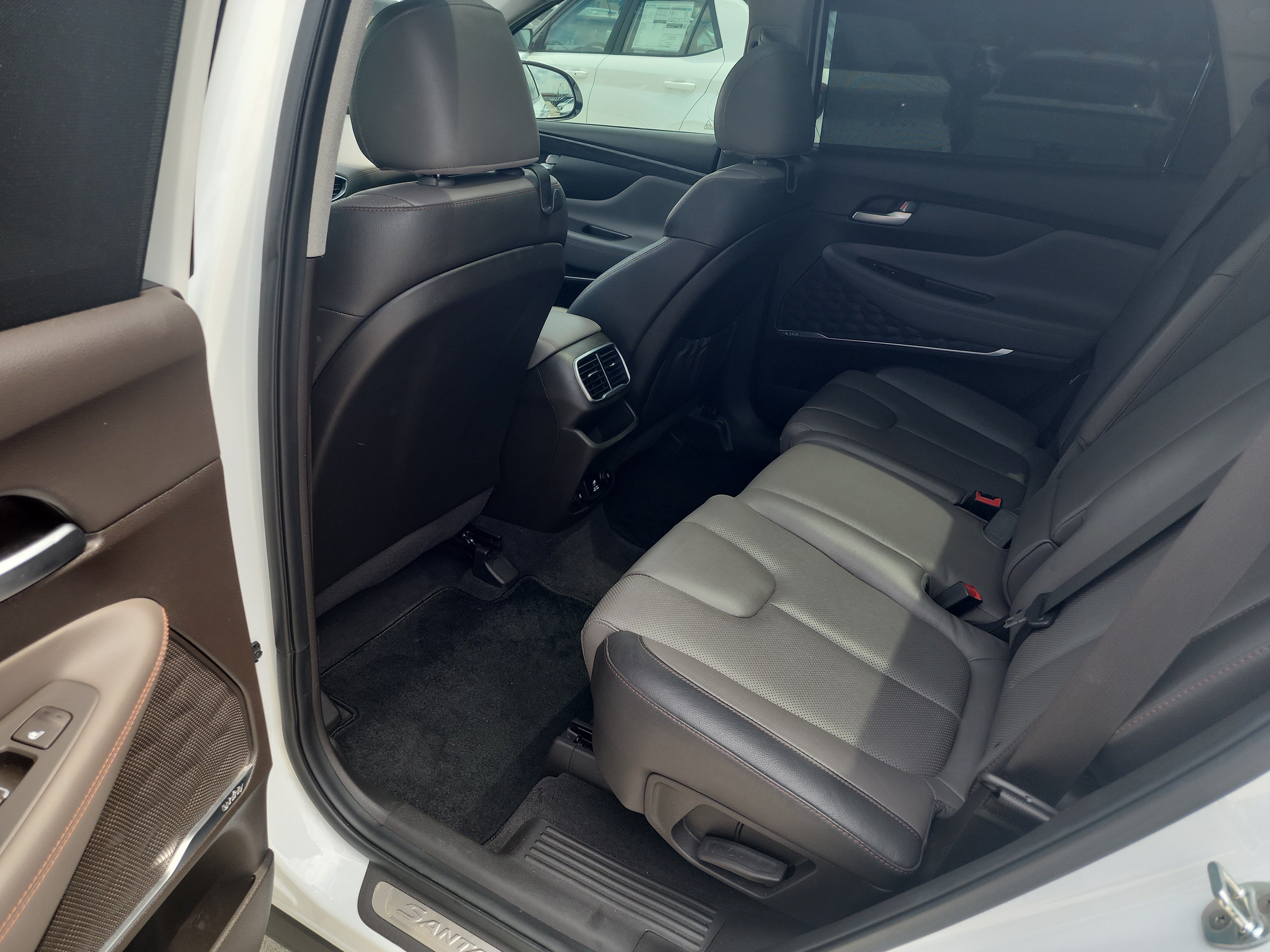 Used 2019 Hyundai Santa Fe FWD image 16
