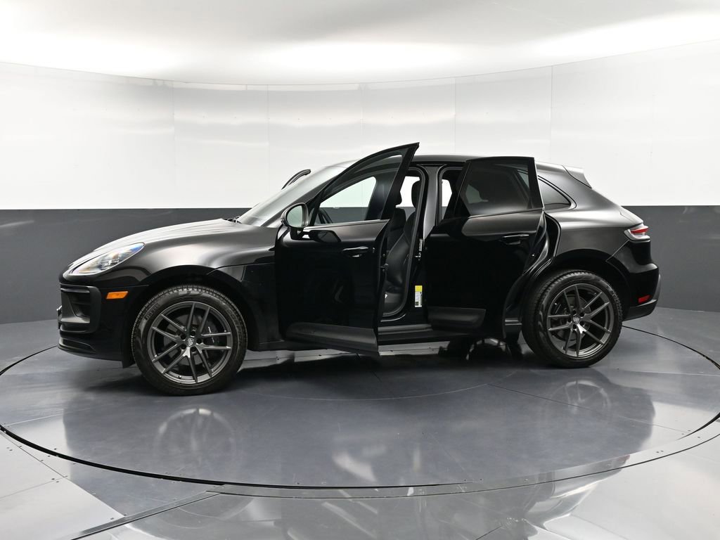 Certified 2024 Porsche Macan Turbo image 36