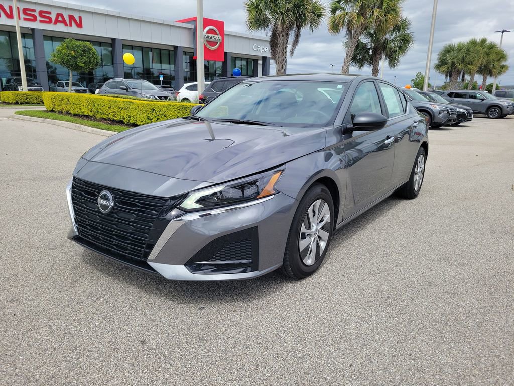Used 2025 Nissan Altima 2.5 S image 9