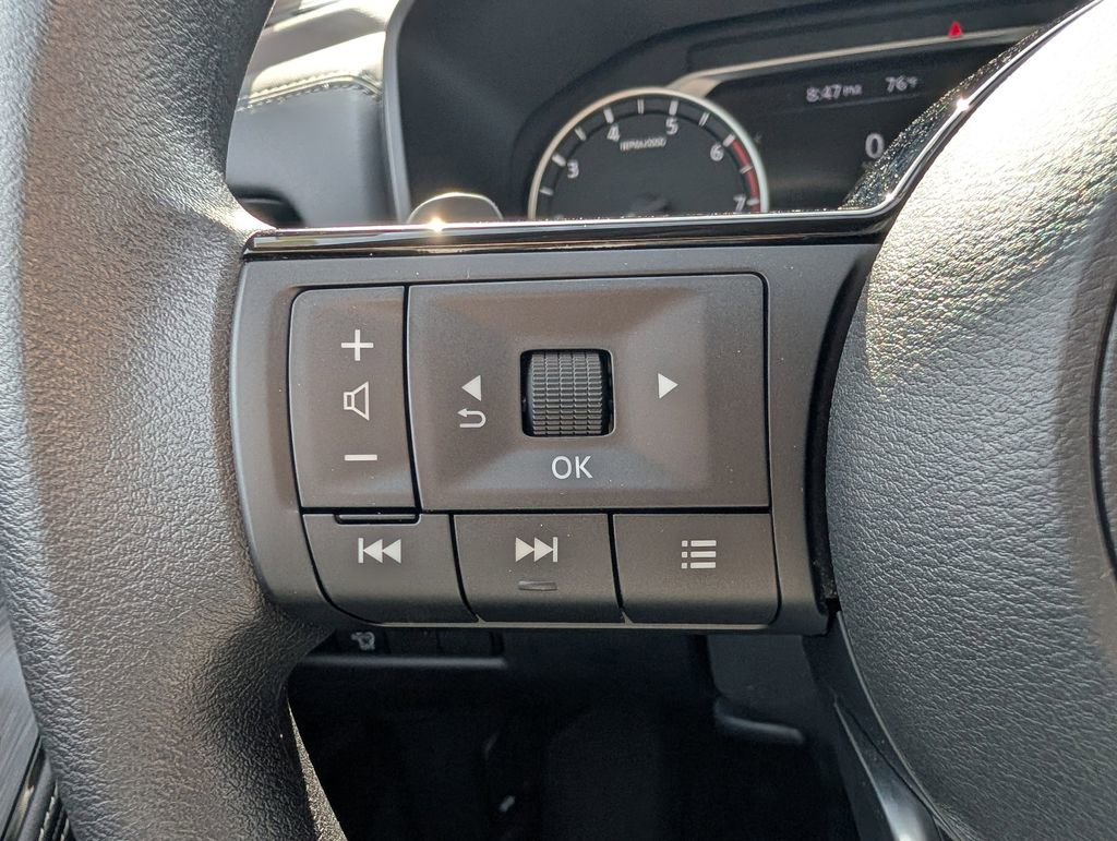 Used 2023 Nissan Rogue SV AWD/4WD image 28