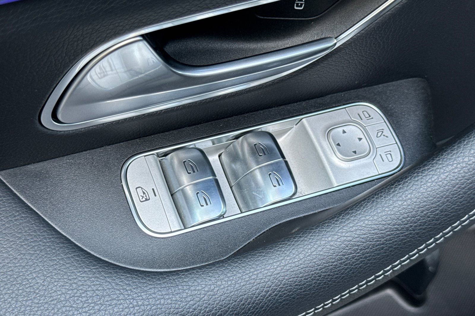 Certified 2025 Mercedes-Benz GLE 450 4MATIC image 12