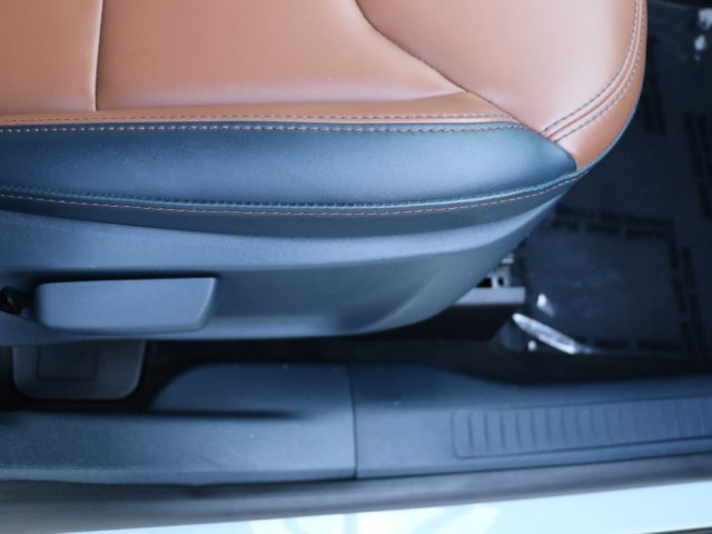 Used 2023 Ford Maverick Lariat w/ Lariat Luxury Package FWD image 11