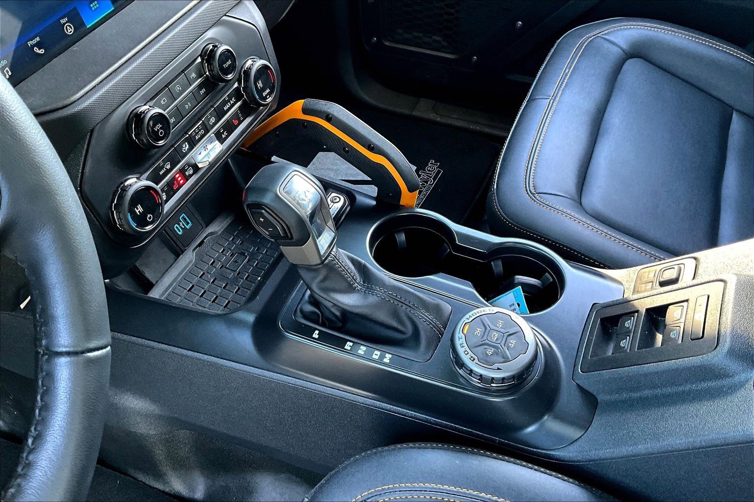 Used 2024 Ford Bronco Badlands image 19