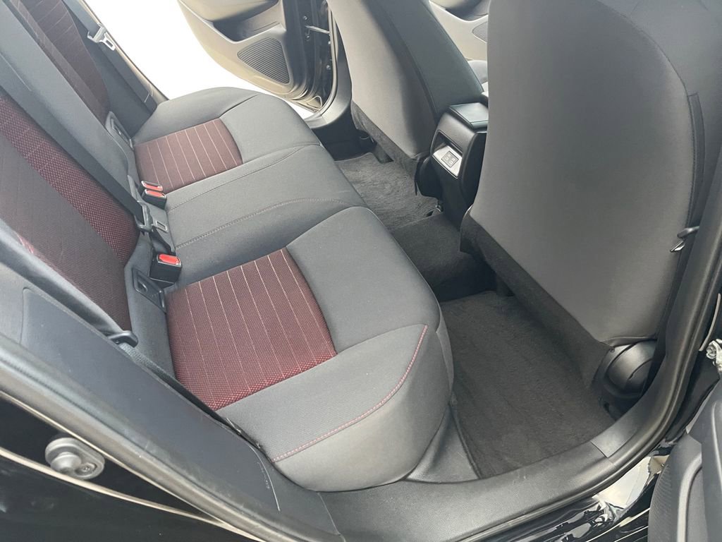 Used 2025 Toyota Corolla SE image 19