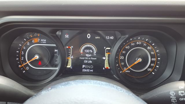 Used 2025 Jeep Wrangler Unlimited Sahara AWD/4WD image 31