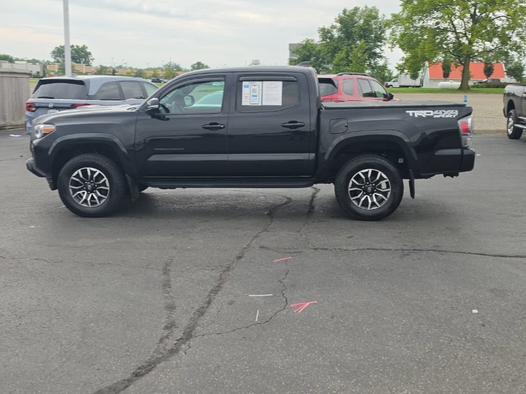 Used 2022 Toyota Tacoma TRD Sport AWD/4WD image 4