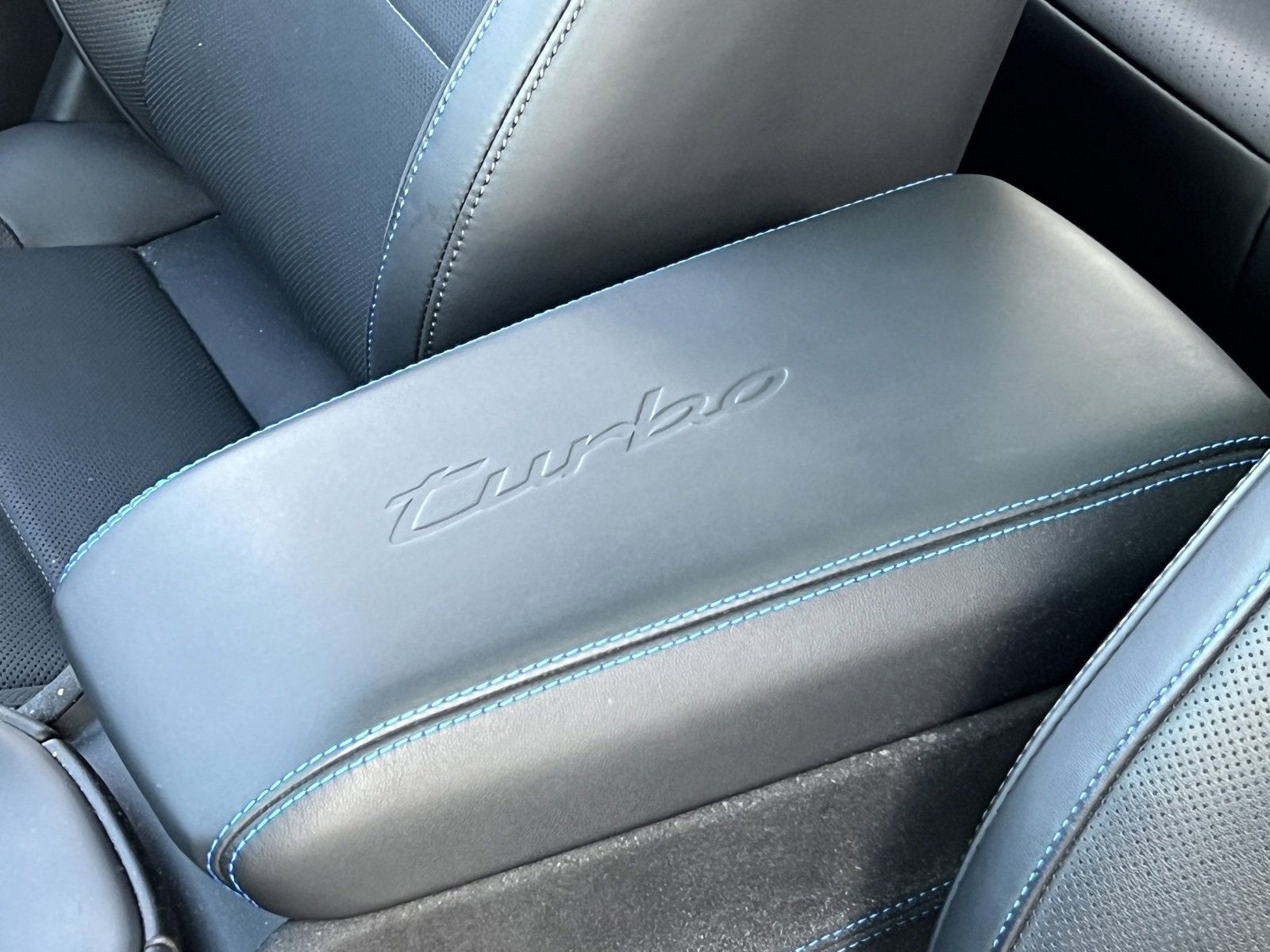 Certified 2025 Porsche Macan Turbo Electric image 35