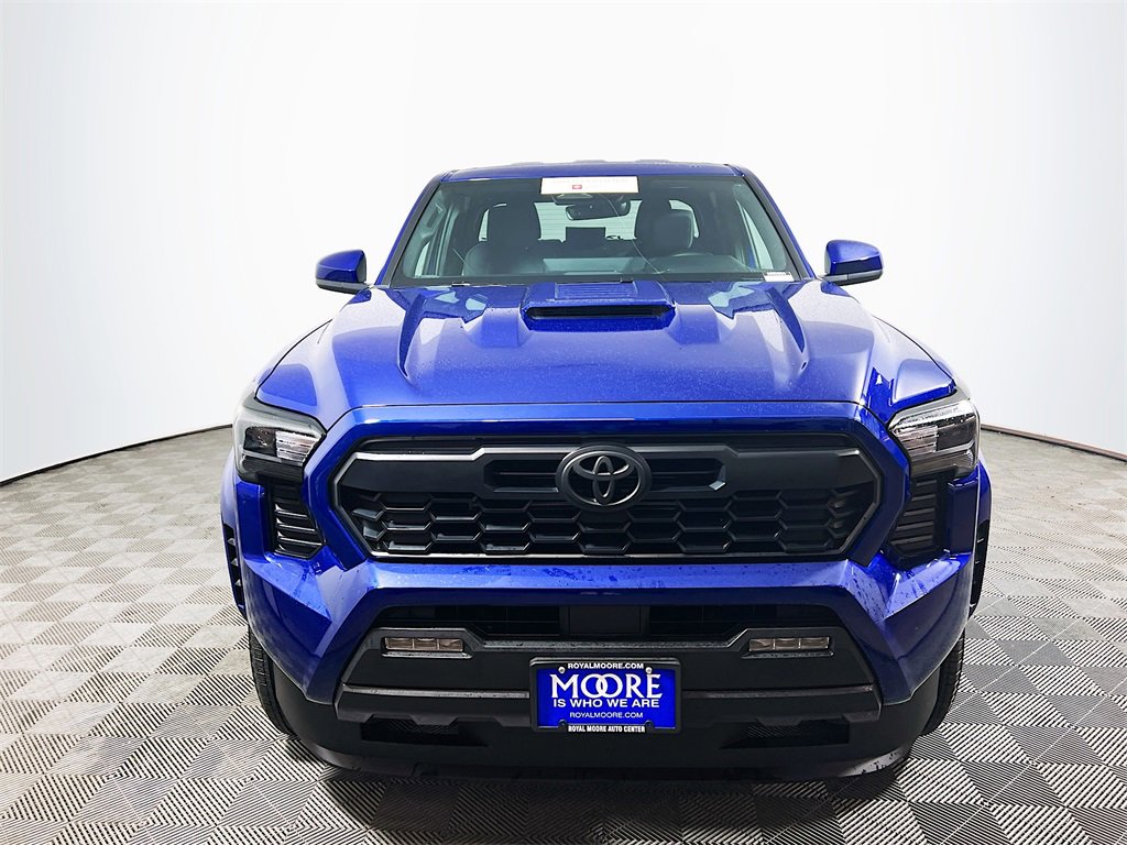 Certified 2025 Toyota Tacoma TRD Sport image 3