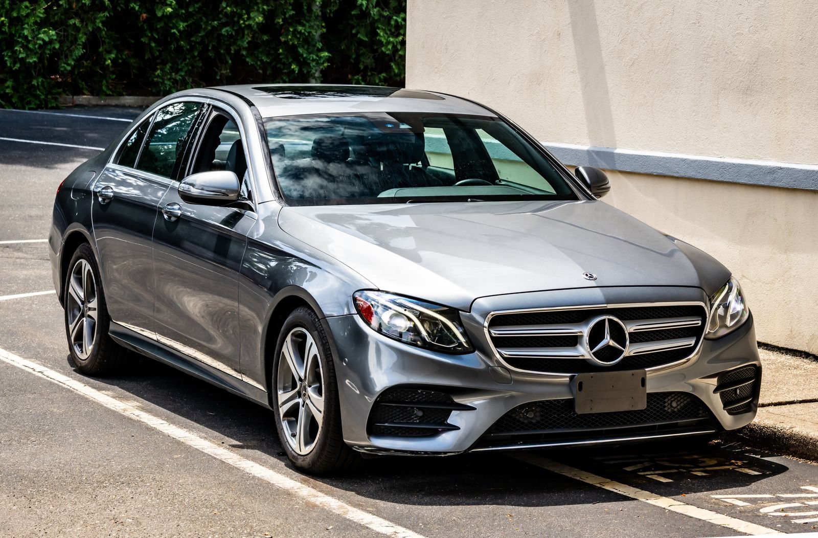 Used 2018 Mercedes-Benz E 300 4MATIC image 12