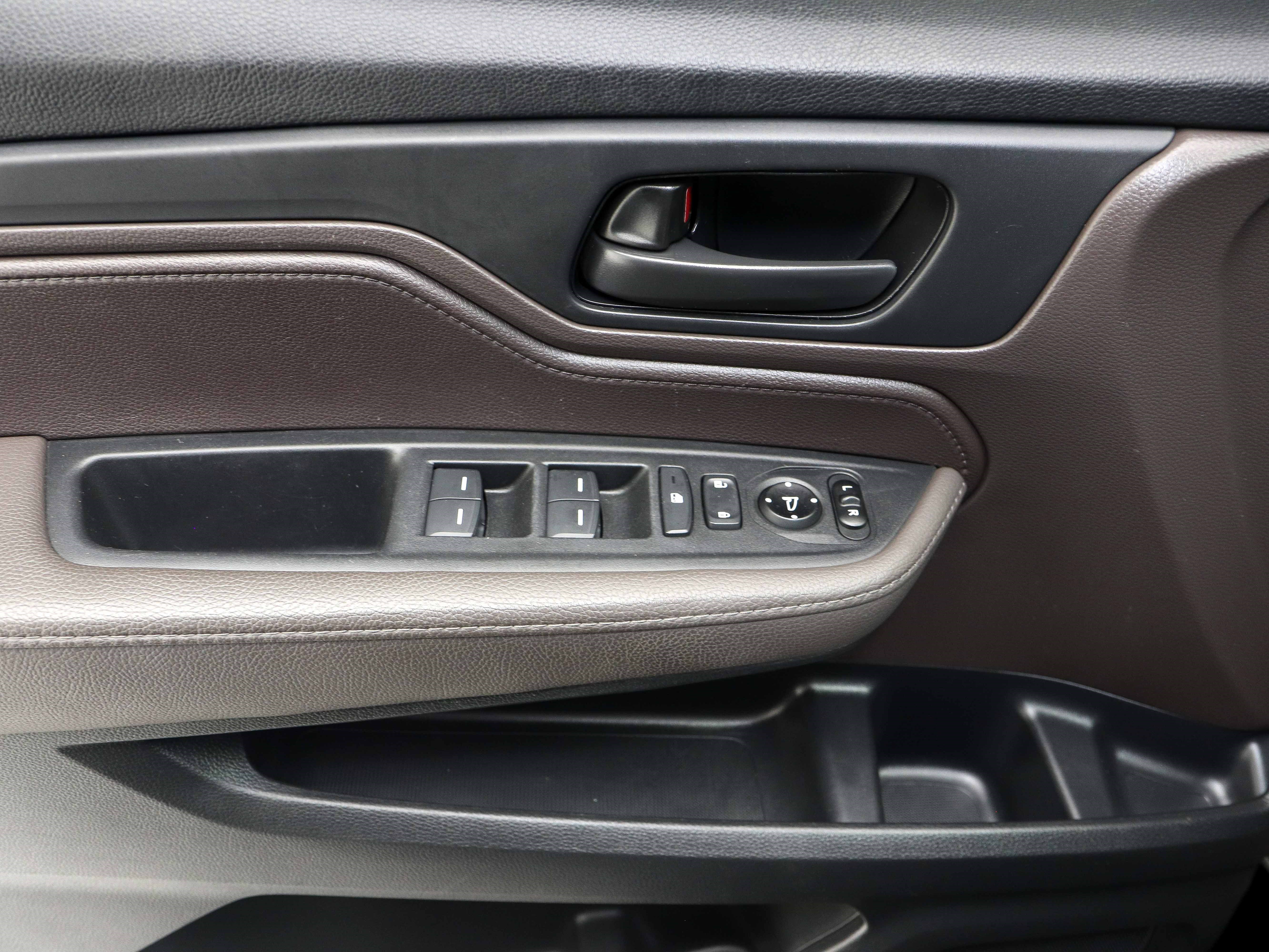 Used 2019 Honda Odyssey EX image 24