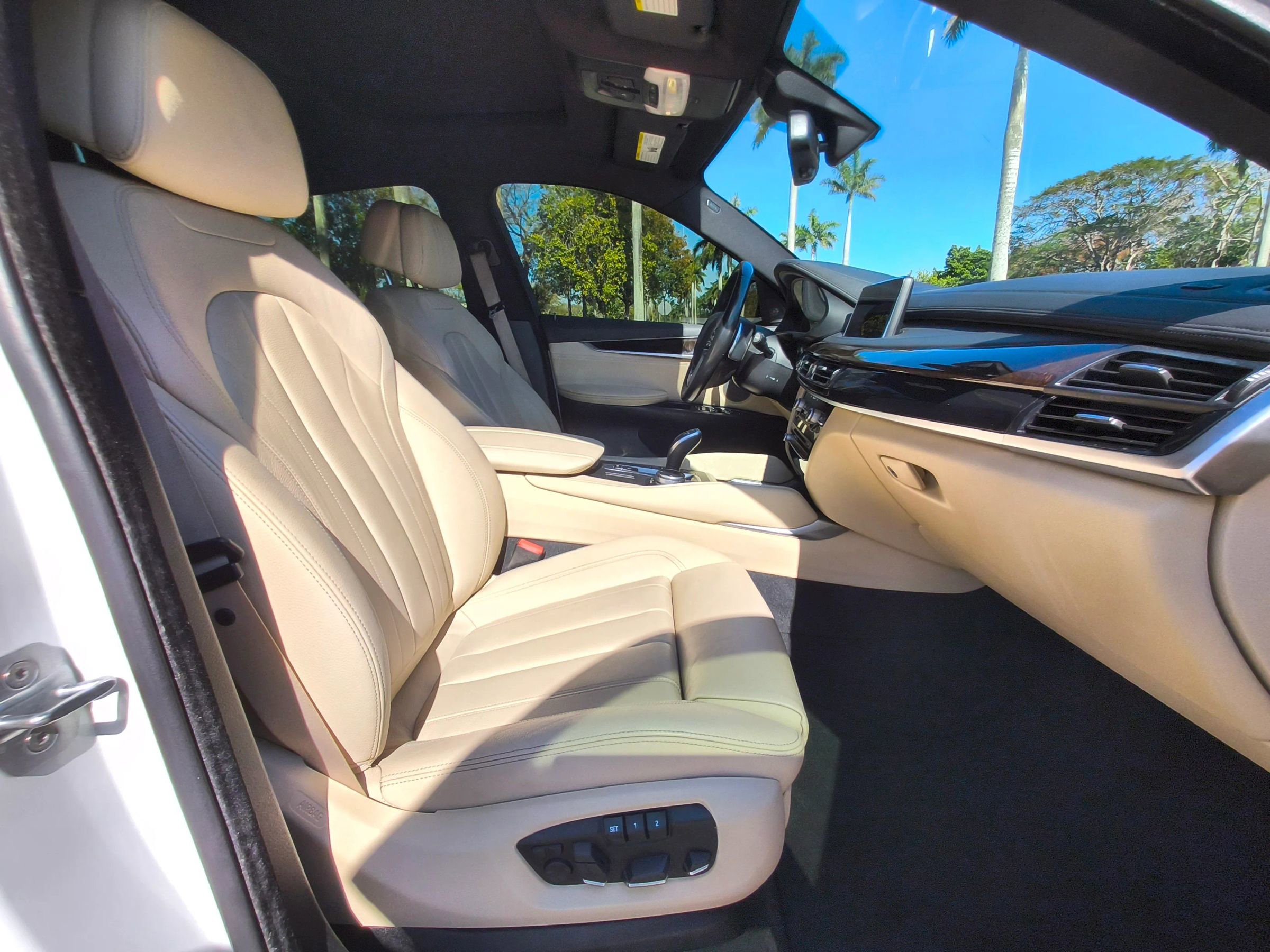 Used 2018 BMW X6 xDrive50i w/ Premium Package image 31