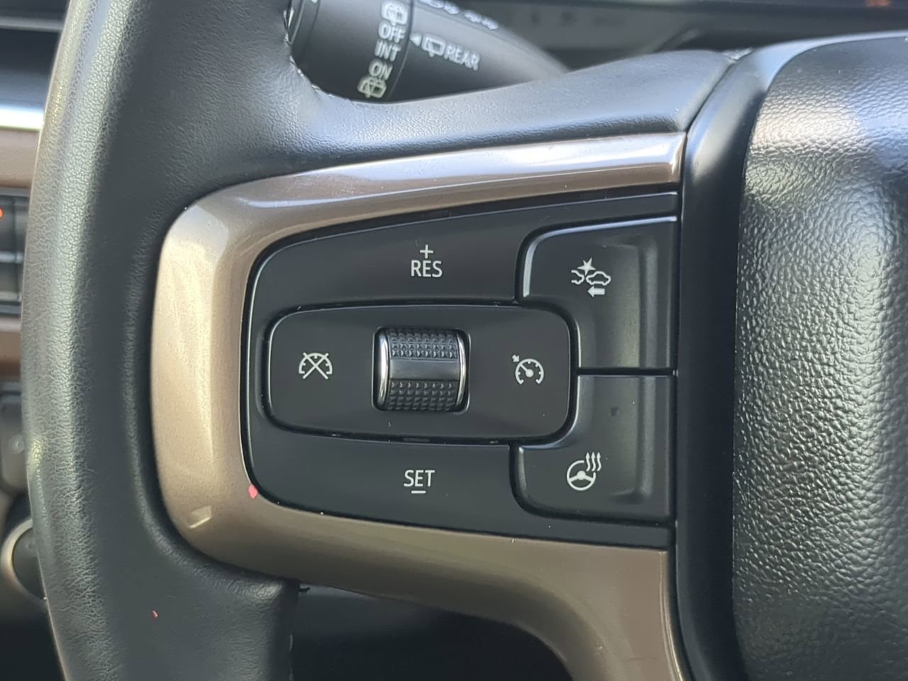 Used 2024 Chevrolet Suburban High Country image 26