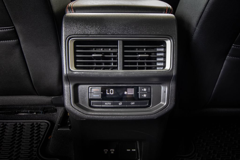 Certified 2024 Volkswagen Atlas Peak Edition SEL AWD/4WD image 30