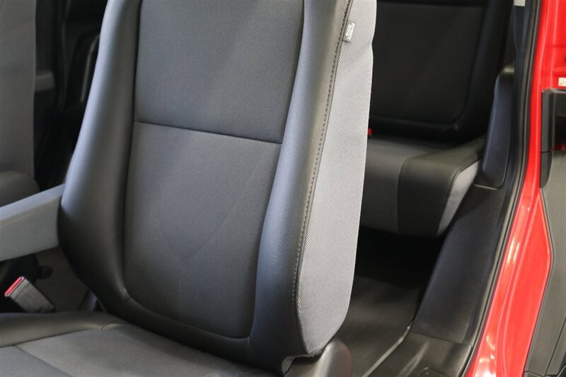 Used 2005 Honda Element EX image 62