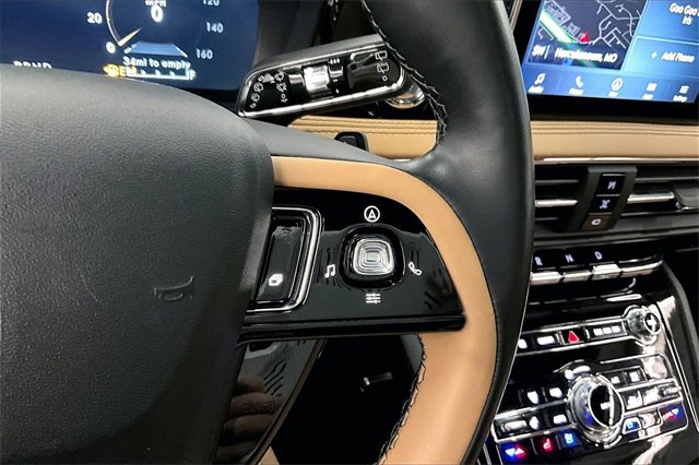 Used 2022 Lincoln Corsair Reserve w/ Luxury Package image 25