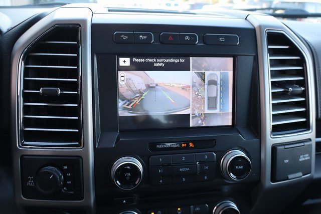 Used 2017 Ford F150 Platinum w/ Equipment Group 701A Luxury image 23