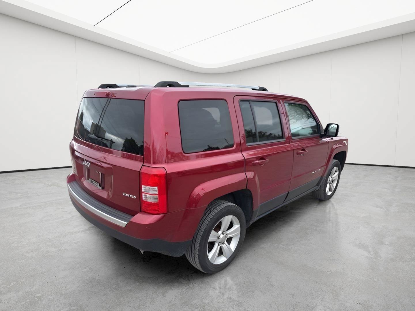 Used 2014 Jeep Patriot Limited AWD/4WD image 3