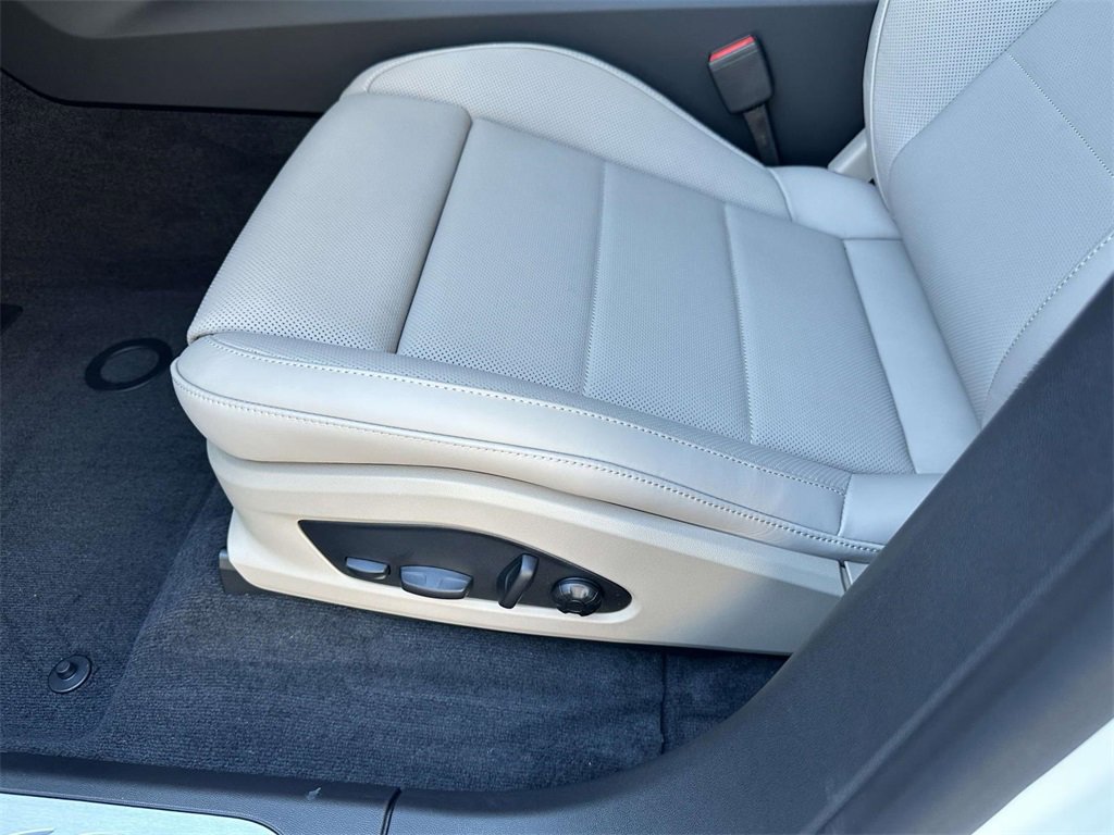 New 2025 Porsche Macan 4S Electric image 6