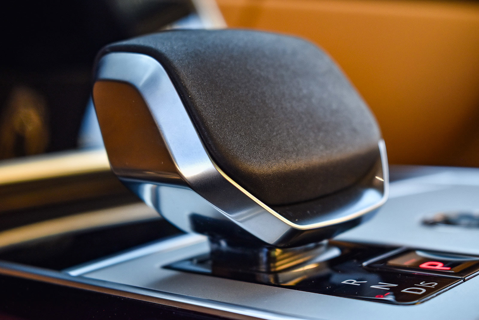 Used 2025 Land Rover Range Rover SE image 23