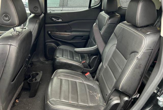 Used 2023 GMC Acadia Denali w/ Denali Technology Package image 4